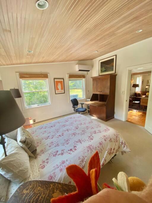 The Farmhouse Suite At Barn & Bike Red Hook Eksteriør bilde